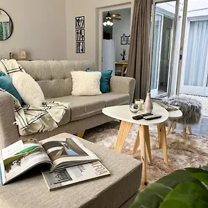 Hermosa Casa Estilo Nórdico En Tranquilo Barrio Céntrico Casa de Férias
